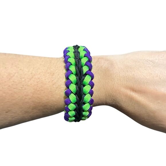 Handmade chunky paracord Bracelet - Picture 1 of 9